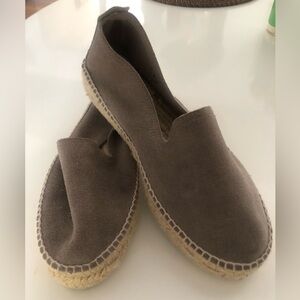 Manebi Espadrille in Taupe Suede. Sz 9. Very good condition